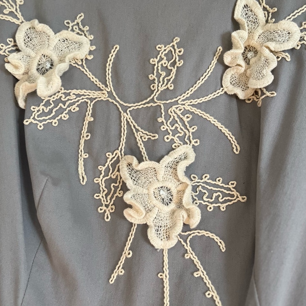 Tatyana Sleeveless, Gray, White Floral Embroidery Crystal Swing Dress - Picture 4 of 8